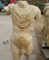 torse masculin avec toge
